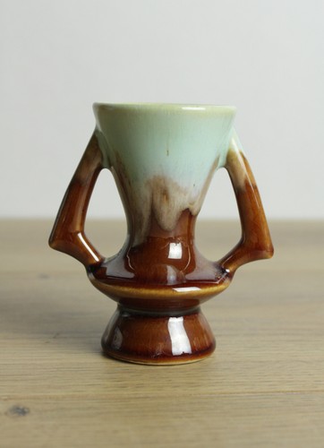 Joli petit vase anse en - petit, à