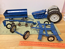 Vintage FORD 4000 farm set pieces for parts or repair as-is NO RESERVE