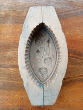 Ancien moule à beurre en bois décor floral