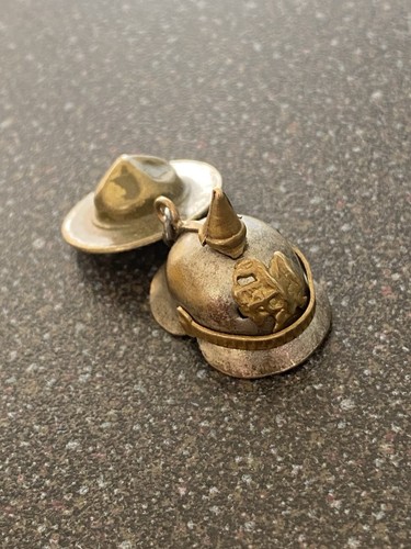 Casque pointe miniature et - pointe,