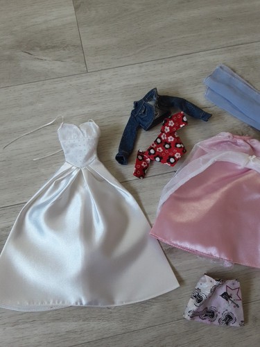 Lot vêtements barbie - lot,