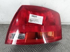 Feu arriere principal droit