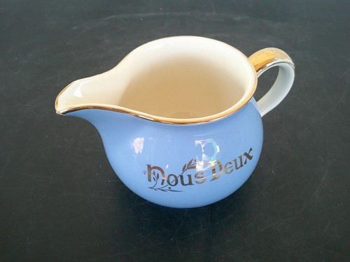 Pot lait nous - a, deux