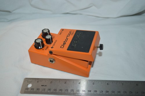 Vintage boss distortion - ds-1,