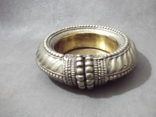 Ancien cendrier bracelet