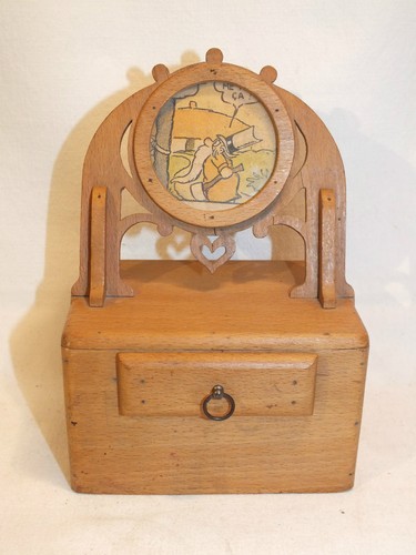 Curieuse boite montre a - montre,
