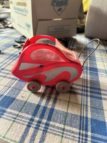 Rare petite poussette - petite,