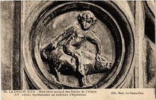 Old postcard La CHAISE-DIEU - Medallion sculpte des Stalles de l'Abaye (15th century) (585452)