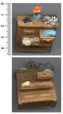 Vintage ''Keepsake Collection'' - Craft Decoration: Cat on Dresser