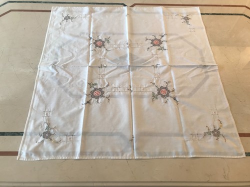 Nappe ancienne brodée - , 83