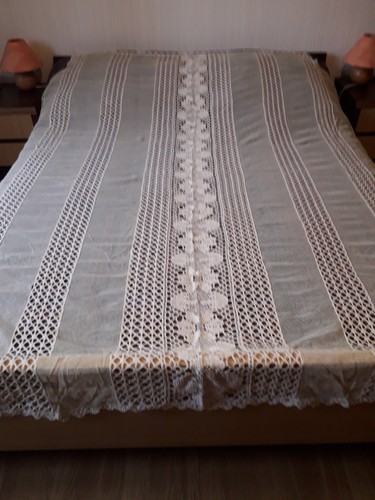 Couvre lit ancien - dentelle, et
