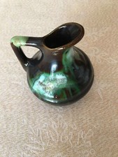 Petit pichet en céramique de la faïencerie de Thulin, Belgique