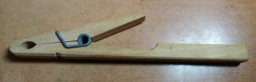 Pince bois pour tube - pince,