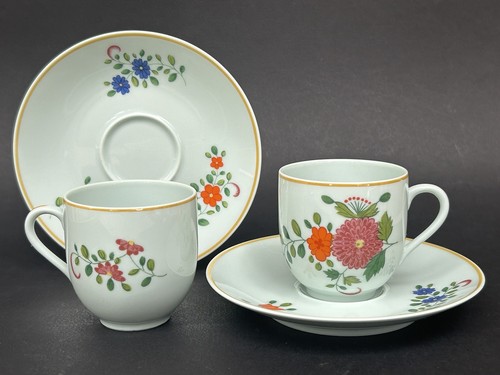Tasses avec sous - avec,