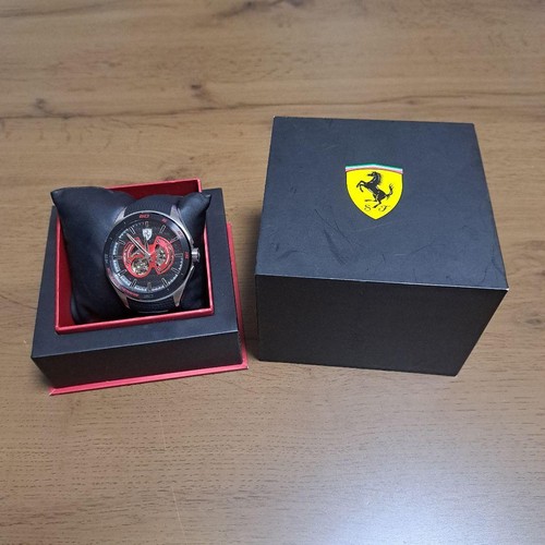 Montre squelette automatique