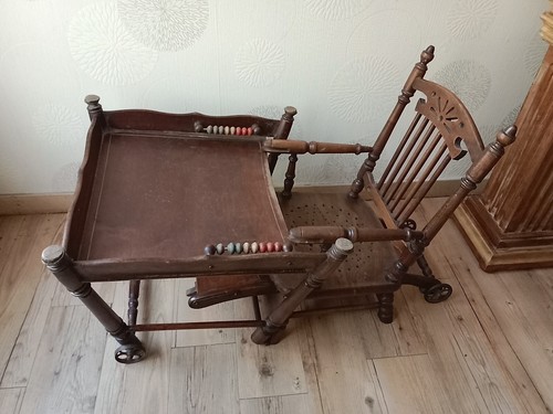 Chaise haute ancienne - chaise, à