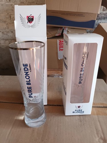Lot jolis verres à - de,