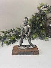 Statuette d'un Pompier de 1890 avec sa Lance en Plomb Signée FD