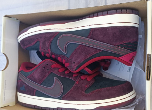 Riot skateshop nike - riot, x