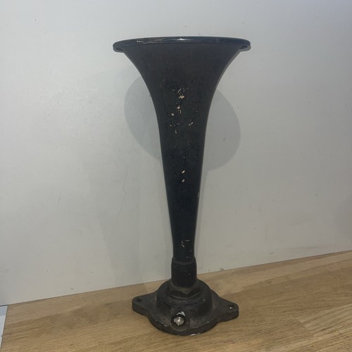 Ancienne trompe klaxon - de,