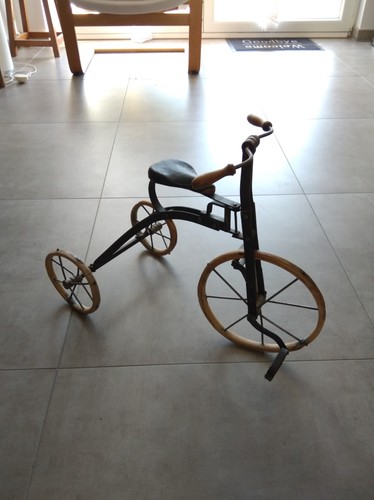Petit vélo ancien - petit, cirque