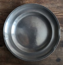 ANCIENNE ASSIETTE en ETAIN -