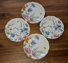 SUR LA TABLE Garden Floral Set of 4 scalloped edge dessert plates. 6". Perfect. 