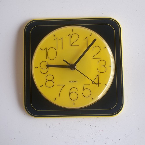 Petite horloge murale - noire, et