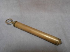 Ancienne pompe à graisse en