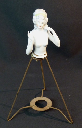 1850 rare statuette - a, poupée