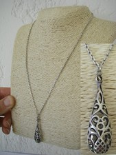 long collier pendentif