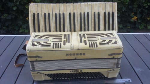 Ancien accordéon vintage