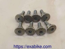 vis de couvre culasse pour