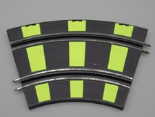 Piste courbe 45° bandes jaunes pour circuit routier Artin