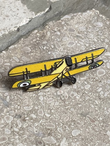 Pin avion démons - pin’s, &