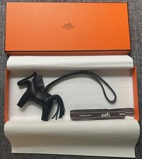 HERMES De Sac Rodeo PM Touch Agneau Milo/Lezard Niloticus Lisse in Noir/Noir-Blk