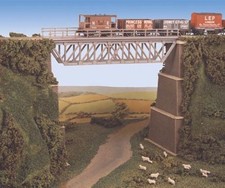 Pont À Poutres En Treillis