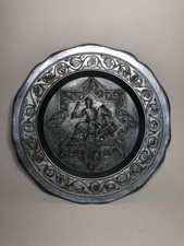 Assiette décorative en étain