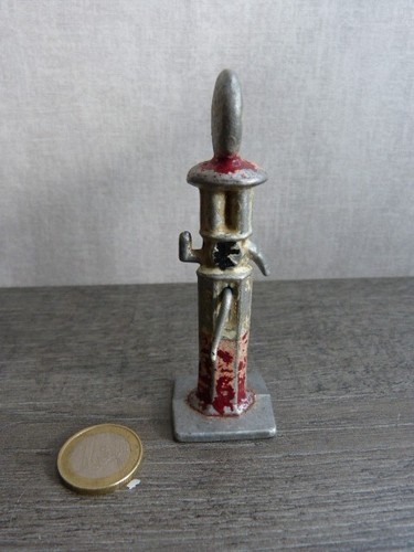 Ancienne pompe essence en - ancienne,