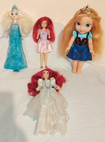 Lot poupees princesse disney - poupees,