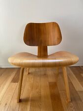 HERMAN MILLER EAMES WALNUT LCW MOLDED PLYWOOD CHAIR EXCELLENT CONDITION 2009