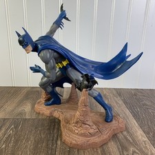 Diamond Select Classic Batman DC Gallery Diorama Statue PVC