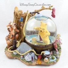 DISNEY Winnie and Friends Showering Snowball Musical Snow Globe 19cm