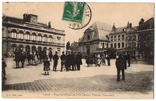 CPA 02 - LAON (Aisne) - Place