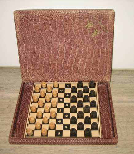 Ancien jeu dames - de, damier