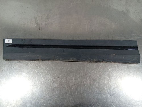 A2477279200 moulure