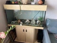 aquarium avec meuble plus tous
