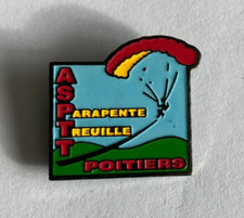 38 -  Pin's POITIERS - ASPTT PARAPENTE PARAGLIDING TREUILLE
