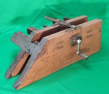 OUTIL ANCIEN- PRESSE EN BOIS A