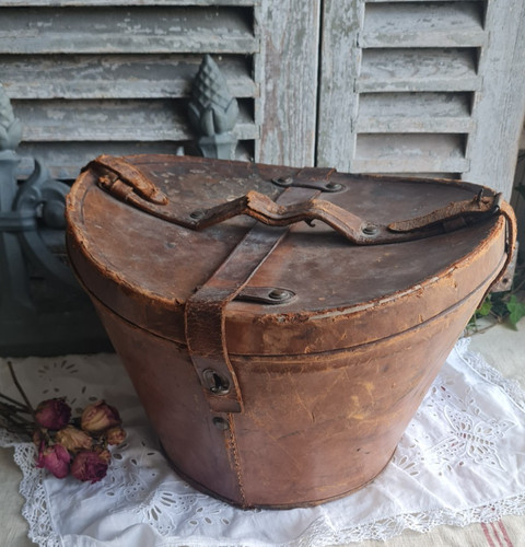 Ancienne boite chapeau haut - ancienne,
